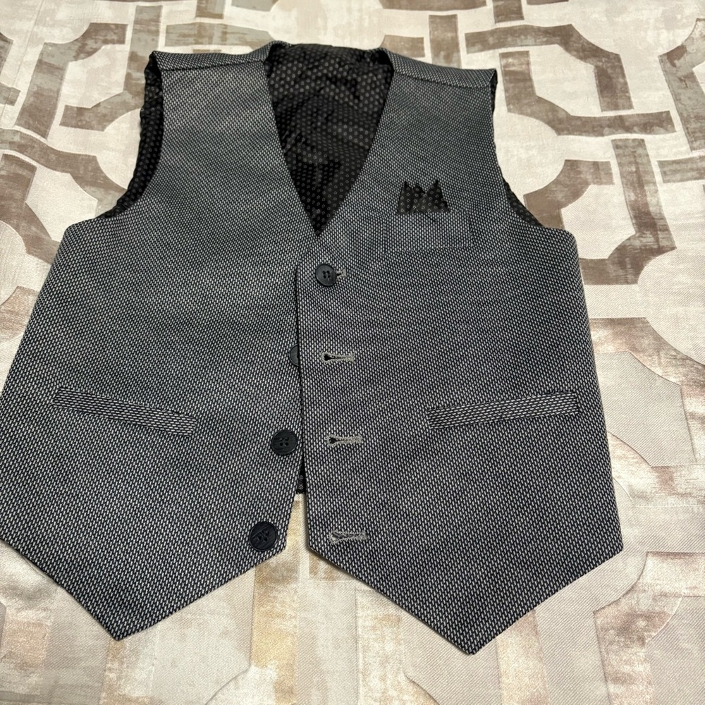 Isaac Mizrahi Gray Kids Vest Suit Set